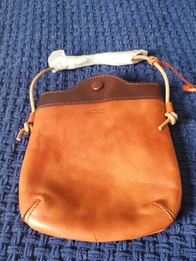 Old Trend Two-Tone Leather Drawstring Crossbody Bag in Saddle Brown